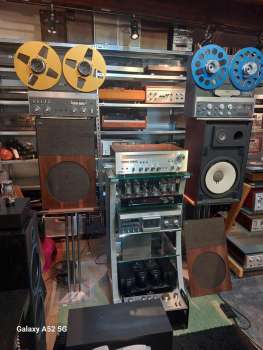 AKAI  AA-1050 der größte Receiver der Serie mit Holz Japan 1976